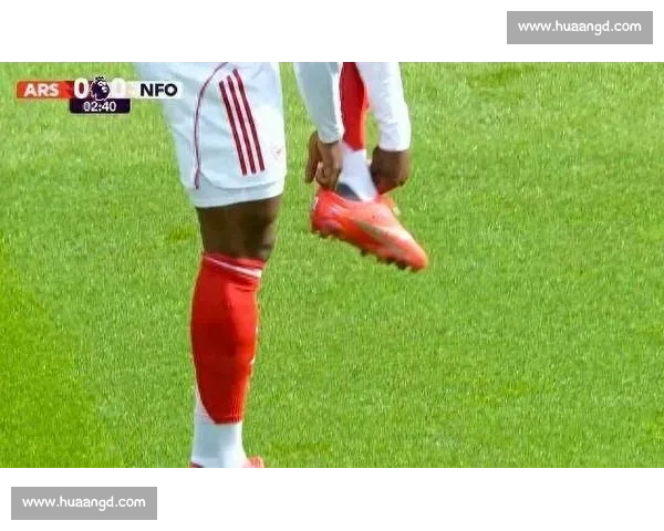 有没有朋友和我一样,觉得埃泽这脚是 “二踢脚”? 有没有朋友和我一样,觉得埃泽这脚是 “二踢脚”?