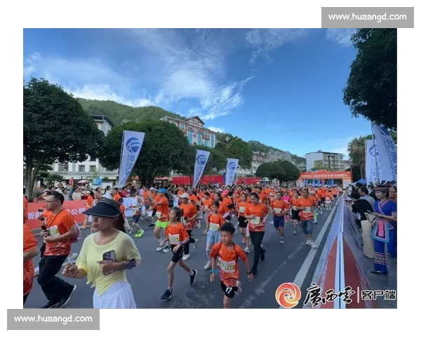 首届环洪湖马拉松开跑：7000 选手绘就生态画卷