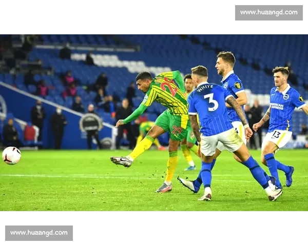 1-1 僵局打破!蓝队再入一球燃爆赛场 1-1 僵局打破!蓝队再入一球燃爆赛场